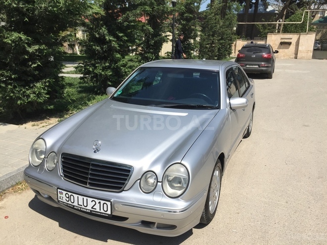 Mercedes E 240 2000, 134,000 km - 2.4 l - Bakı