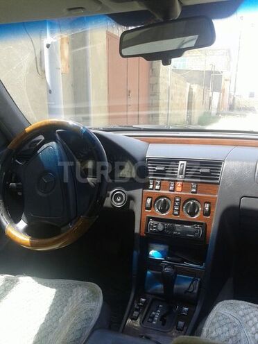 Mercedes C 220 1995, 30,000 km - 2.2 л - Bakı