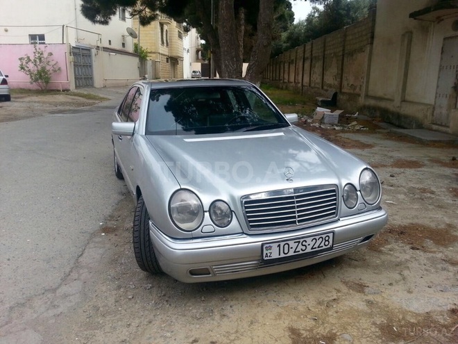 Mercedes E 280 1997, 290,000 km - 2.8 l - Bakı