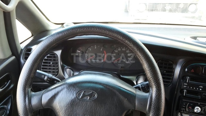 Hyundai H-1 2003, 200,000 km - 2.5 l - Bakı