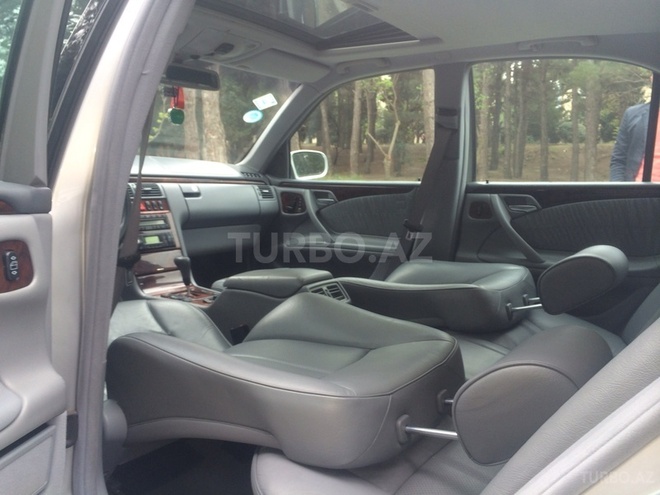 Mercedes E 320 2000, 180,000 km - 3.2 l - Bakı