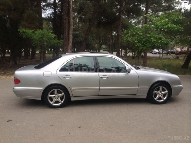 Mercedes E 320 2000, 180,000 km - 3.2 l - Bakı