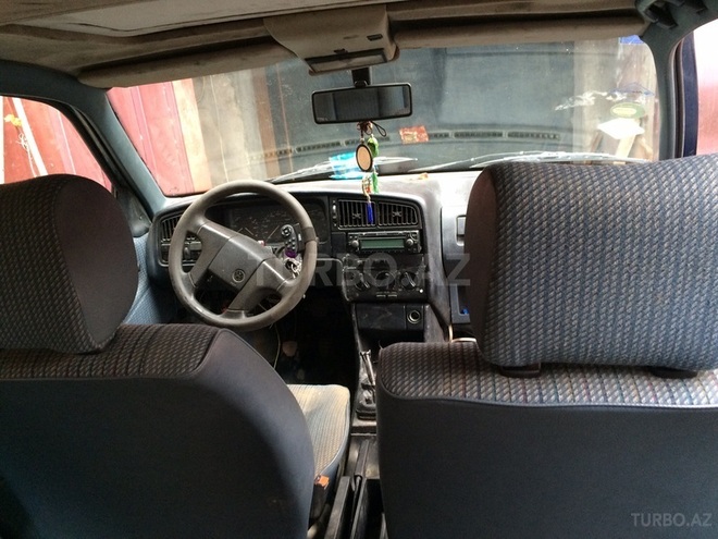 Volkswagen Passat 1993, 300,600 km - 1.9 l - Bakı