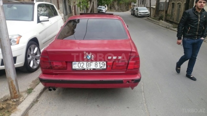 BMW 525 1988, 299,000 km - 2.5 л - Bakı