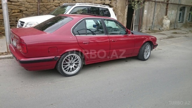BMW 525 1988, 299,000 km - 2.5 л - Bakı