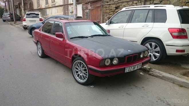 BMW 525 1988, 299,000 km - 2.5 л - Bakı
