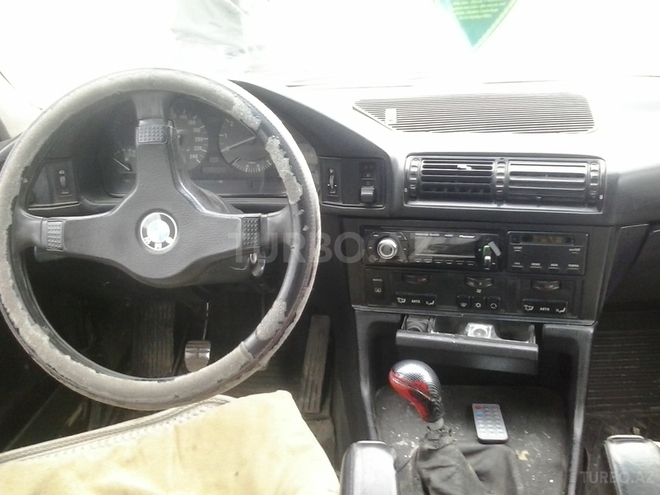 BMW 525 1991, 240,000 km - 2.5 l - Bakı