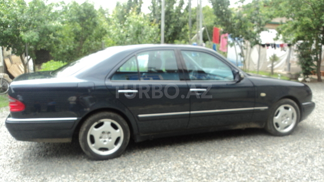 Mercedes E 240 1999, 200,000 km - 2.4 l - Bakı