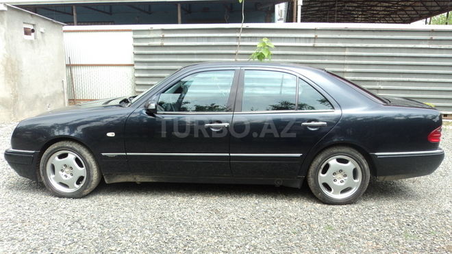 Mercedes E 240 1999, 200,000 km - 2.4 l - Bakı