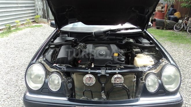 Mercedes E 240 1999, 200,000 km - 2.4 l - Bakı