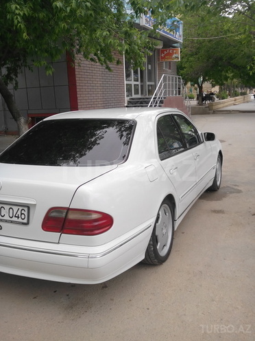 Mercedes E 220 2000, 220,480 km - 2.2 l - Bakı