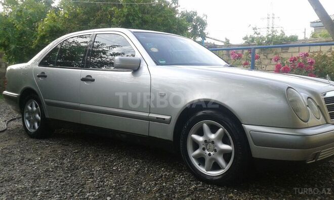 Mercedes E 200 1999, 250,000 km - 2.0 l - Bakı