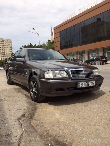 Mercedes C 200 1998, 195,000 km - 0.2 l - Bakı