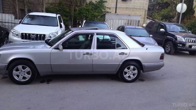Mercedes E 200 1994, 44,500 km - 2.0 l - Bakı