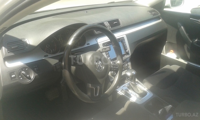 Volkswagen Passat 2010, 81,000 km - 0.2 л - Bakı