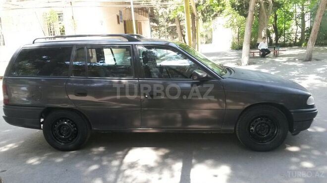 Opel Astra 1996, 250,000 km - 1.4 l - Bakı