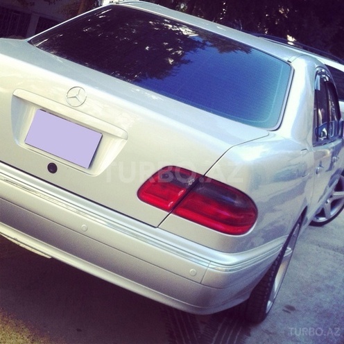 Mercedes E 320 2001, 165,000 km - 3.2 л - Bakı