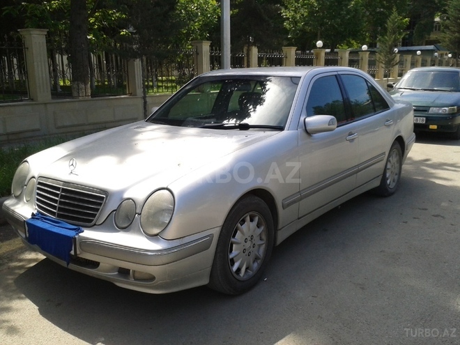 Mercedes E 240 2000, 192,000 km - 2.4 l - Bakı