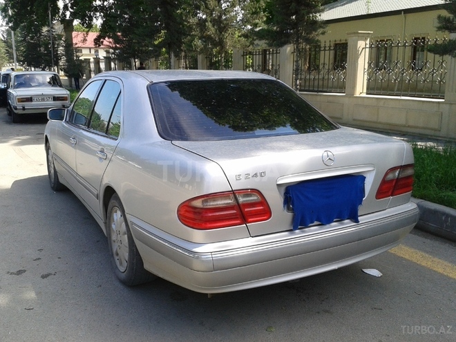 Mercedes E 240 2000, 192,000 km - 2.4 l - Bakı