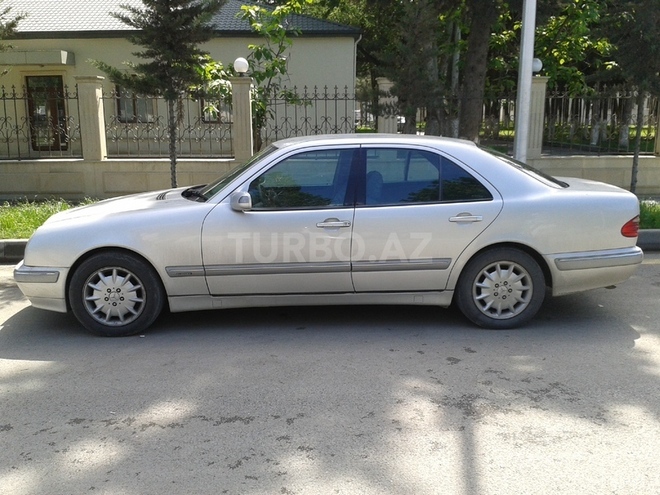 Mercedes E 240 2000, 192,000 km - 2.4 l - Bakı
