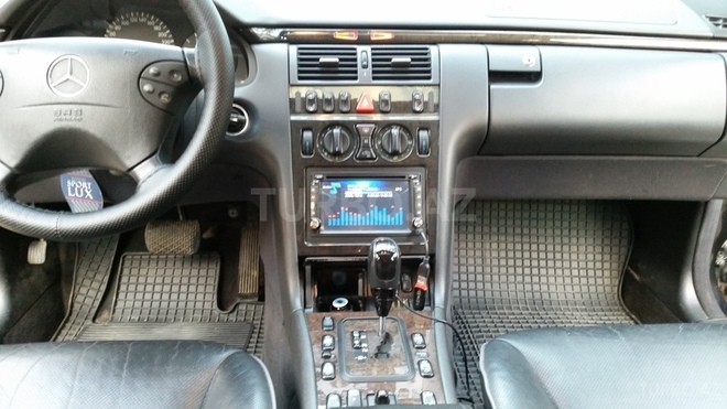 Mercedes E 270 2001, 215,000 km - 2.7 л - Bakı