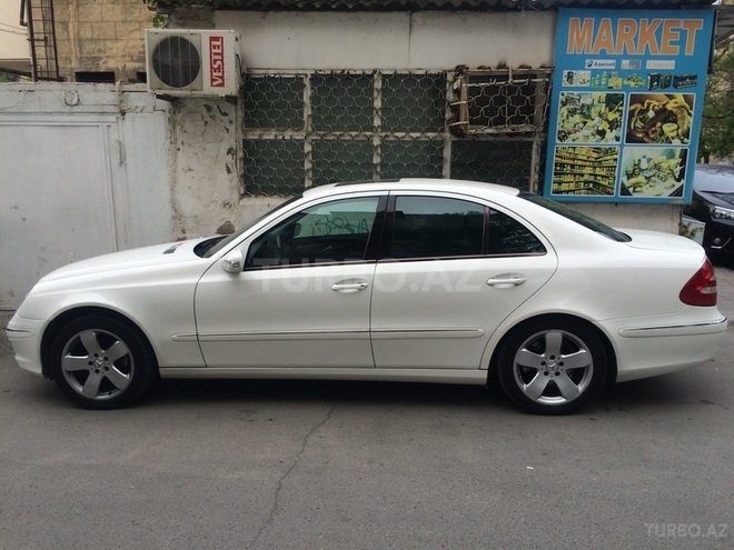 Mercedes E 240 2002, 200,000 km - 3.2 l - Bakı