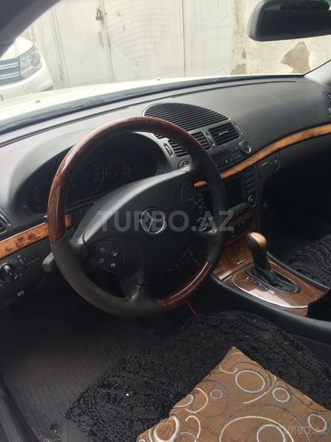 Mercedes E 240 2002, 200,000 km - 3.2 l - Bakı