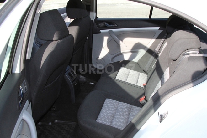Skoda Octavia 2010, 79,000 km - 1.6 l - Bakı