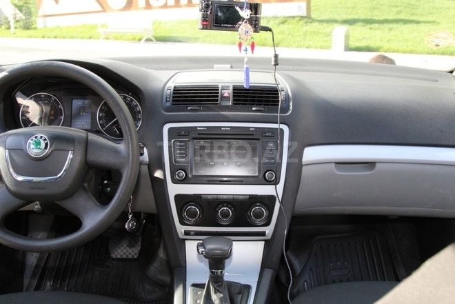 Skoda Octavia 2010, 79,000 km - 1.6 l - Bakı