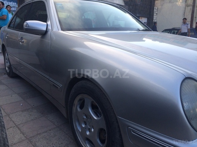 Mercedes E 220 2000, 359,000 km - 2.2 л - Bakı