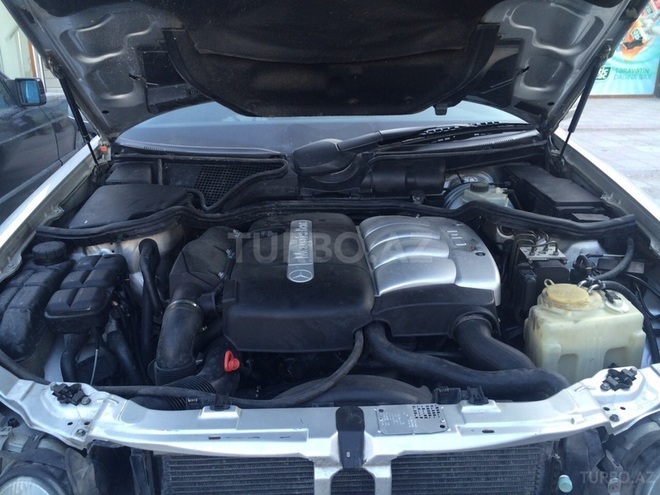 Mercedes E 220 2000, 359,000 km - 2.2 л - Bakı