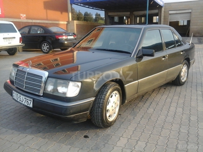 Mercedes E 230 1991, 230,000 km - 2.3 l - Bakı