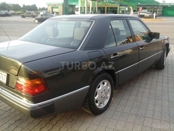 Mercedes E 230 1991, 230,000 km - 2.3 l - Bakı