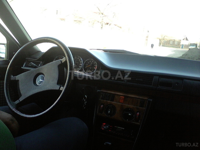 Mercedes E 230 1991, 230,000 km - 2.3 l - Bakı