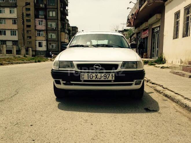 Opel Astra 1996, 180,000 km - 1.7 l - Bakı
