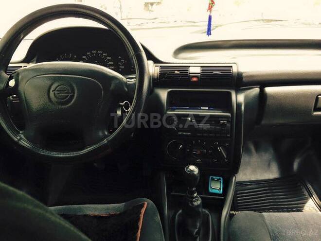 Opel Astra 1996, 180,000 km - 1.7 l - Bakı