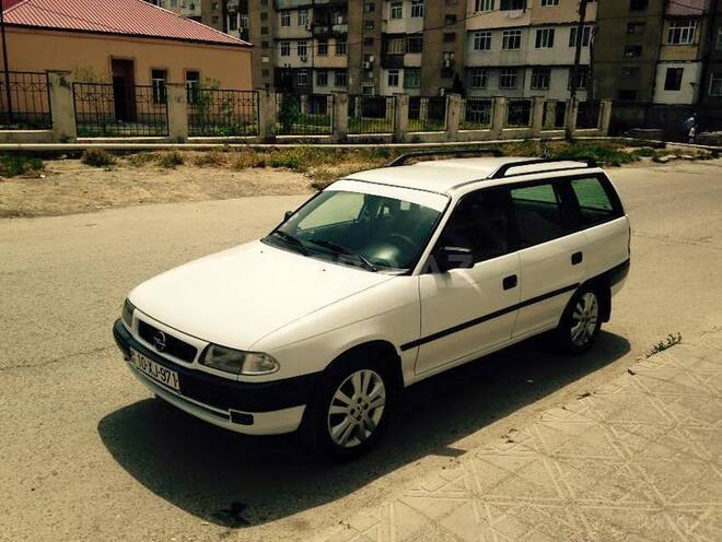 Opel Astra 1996, 180,000 km - 1.7 l - Bakı