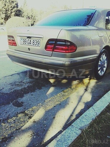 Mercedes E 240 2000, 206,500 km - 2.4 l - Bakı
