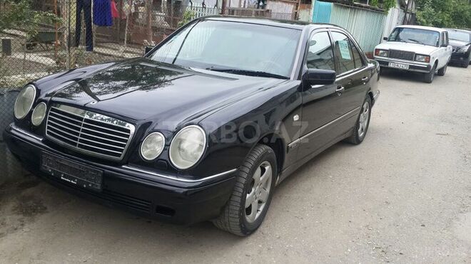Mercedes E 240 1998, 300,000 km - 2.4 л - Bakı