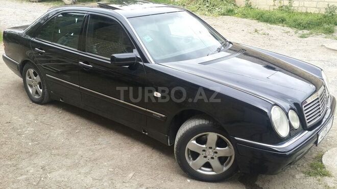 Mercedes E 240 1998, 300,000 km - 2.4 л - Bakı