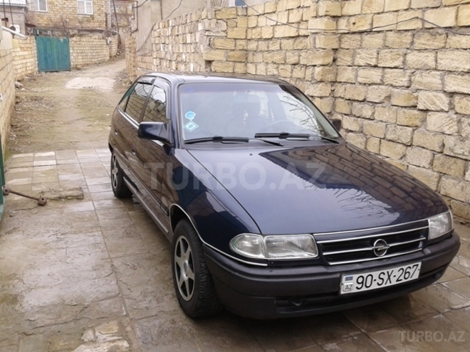 Opel Astra 1994, 309,000 km - 1.6 l - Bakı