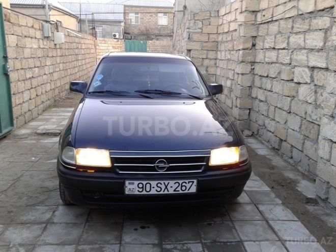 Opel Astra 1994, 309,000 km - 1.6 l - Bakı
