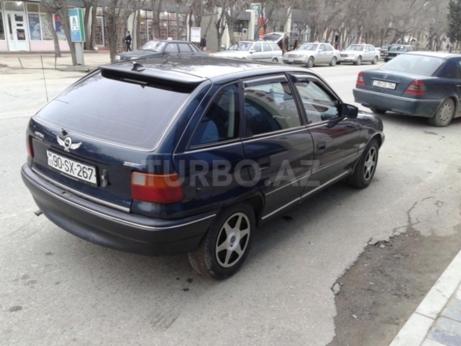 Opel Astra 1994, 309,000 km - 1.6 l - Bakı