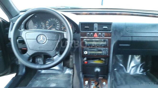 Mercedes C 220 1999, 218,000 km - 2.2 l - Bakı