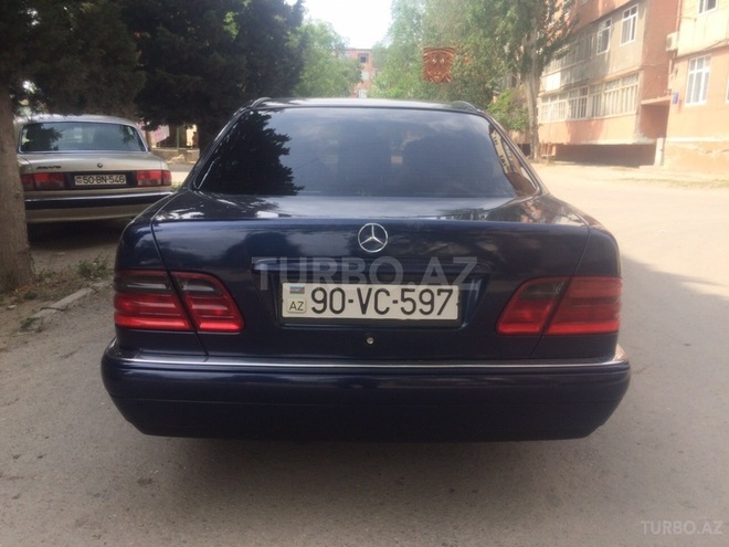 Mercedes E 220 1998, 169,700 km - 2.2 l - Bakı