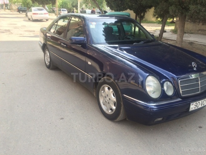 Mercedes E 220 1998, 169,700 km - 2.2 l - Bakı