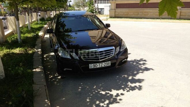 Mercedes E 200 2010, 106,000 km - 1.8 л - Bakı