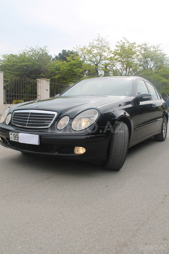 Mercedes E 220 2002, 179,000 km - 2.2 l - Bakı