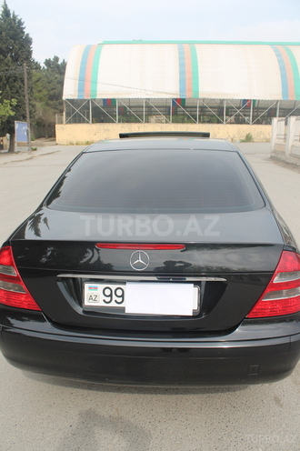 Mercedes E 220 2002, 179,000 km - 2.2 l - Bakı