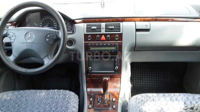 Mercedes E 240 2000, 216,000 km - 2.4 л - Bakı